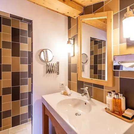 Hotel La Maison Les Peupliers 4*